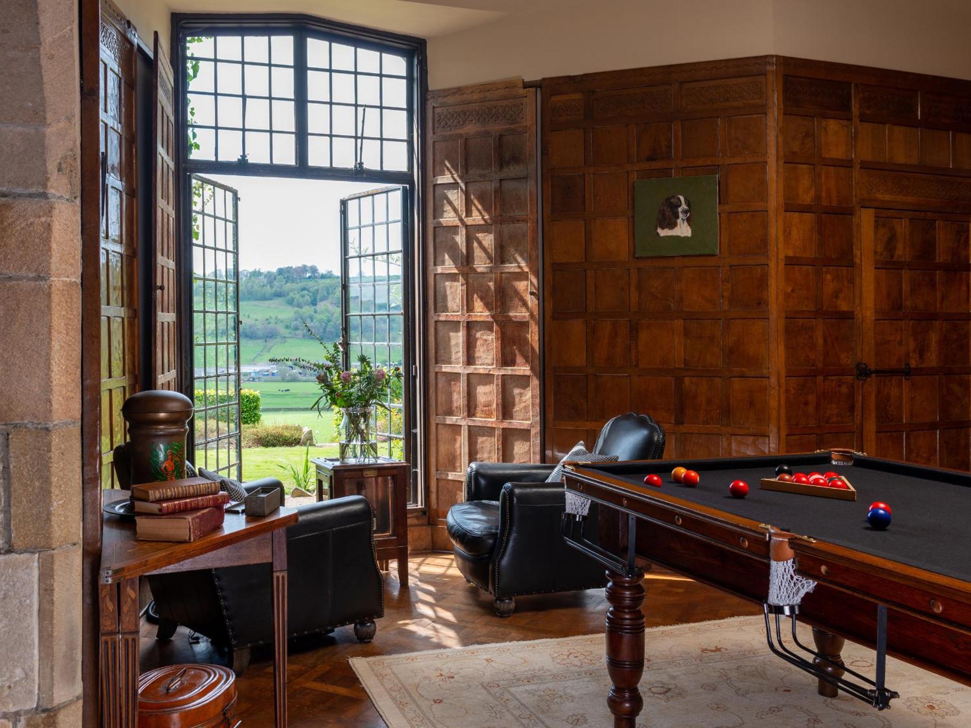 Fernhill Castle Villa Keighley Exterior photo